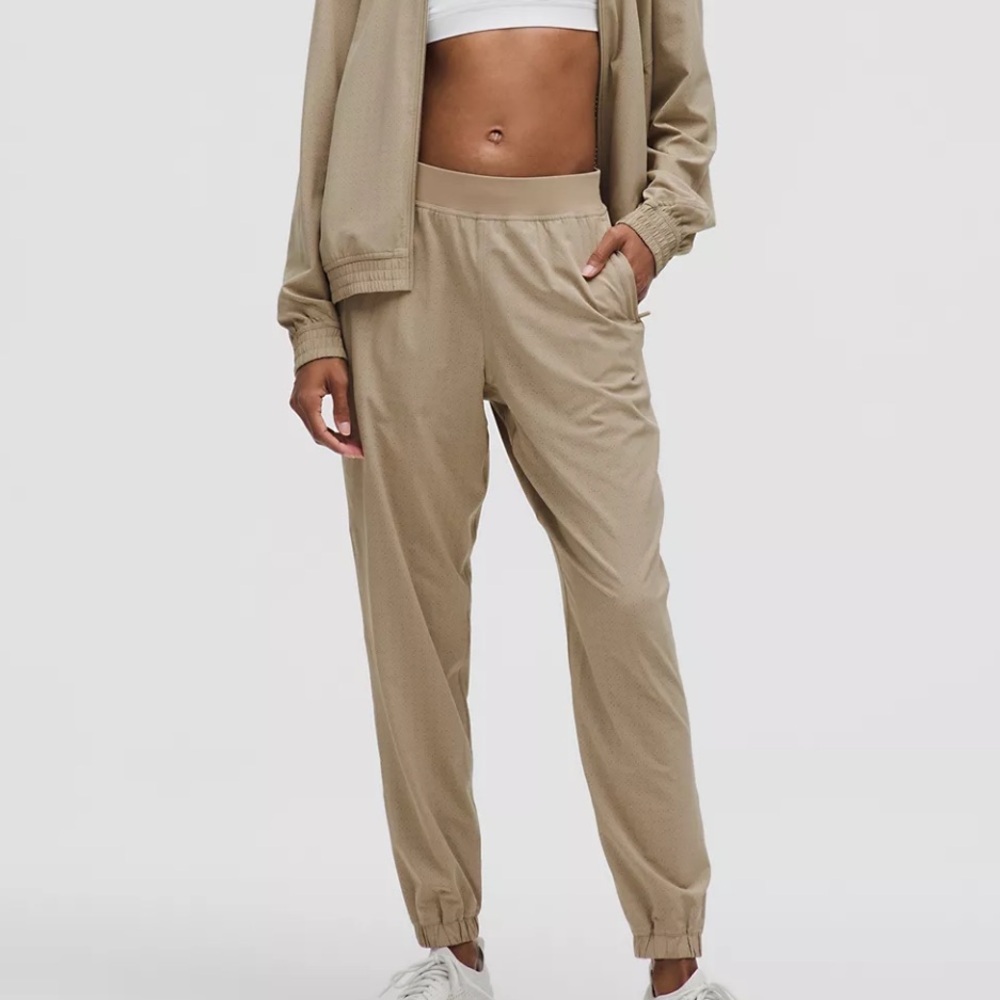 Lululemon Adapted State Perforated High Rise Jogger Size 14 Running Training